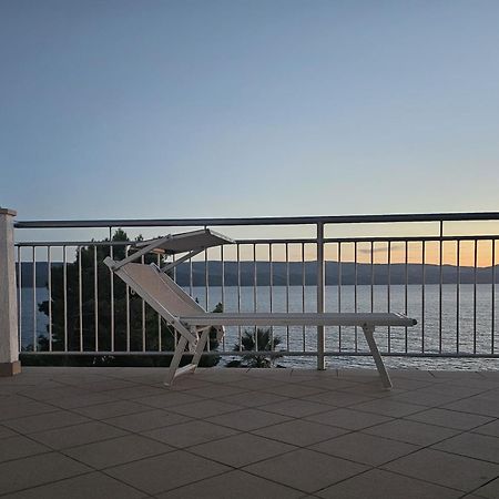 Beach Apartments Mika Локва-Рогозница Экстерьер фото