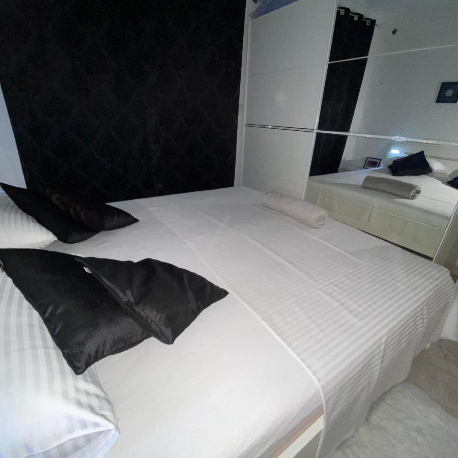Beach Apartments Mika Локва-Рогозница Экстерьер фото