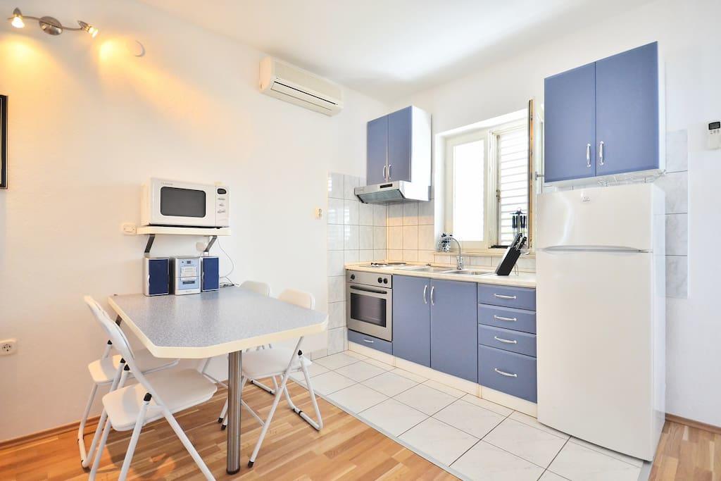 Beach Apartments Mika Локва-Рогозница Экстерьер фото